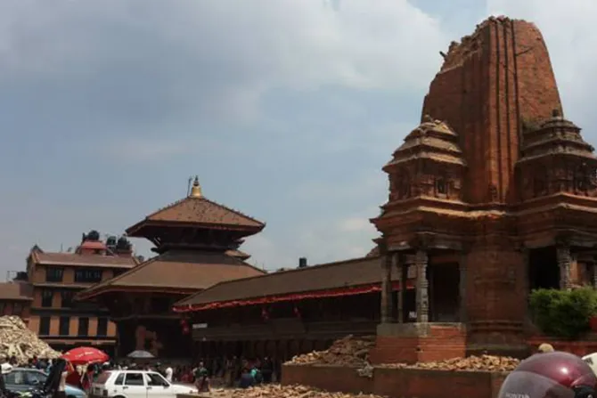 Terremoto en Nepal: Pobladores de remota aldea salvan de morir porque estaban en Misa