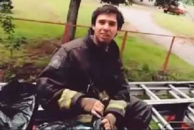 Fallece bombero católico que salvó a su compañero mientras combatían incendio en Chile