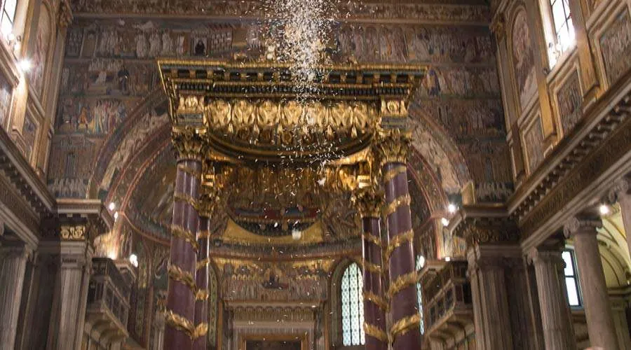 Roma conmemora el “milagro de la nieve” en la Basílica de Santa María la Mayor