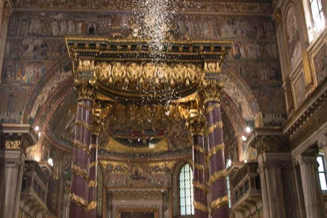 Roma conmemora el “milagro de la nieve” en la Basílica de Santa María la Mayor