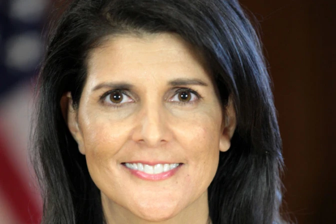 Abusos no pueden cegarnos ante “milagros cotidianos” de la Iglesia, dice embajadora