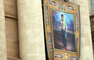 El tapete instalado en el Vaticano para la canonizaciu00f3n. Foto: Daniel Ibu00e1u00f1ez / ACI Prensa 