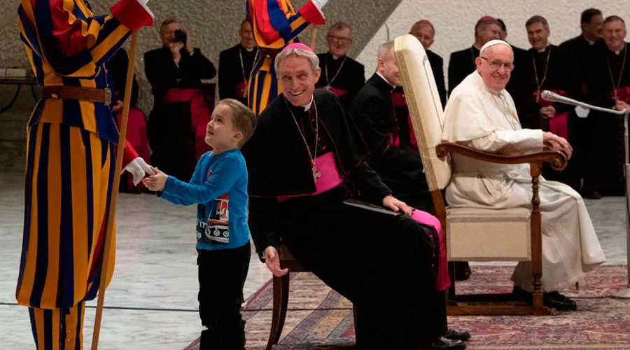 El pequeño Wenzel durante la audiencia del Papa Francisco - Foto: Vatican Media / ACI Prensa?w=200&h=150