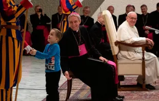 El pequeño Wenzel durante la audiencia del Papa Francisco - Foto: Vatican Media / ACI Prensa 