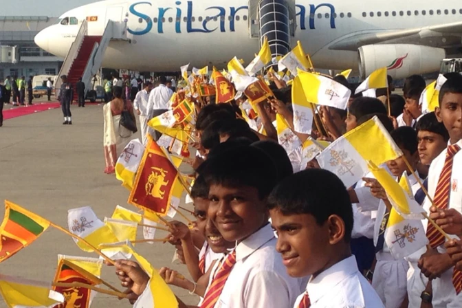 Papa Francisco se despide de Sri Lanka y parte hacia Filipinas