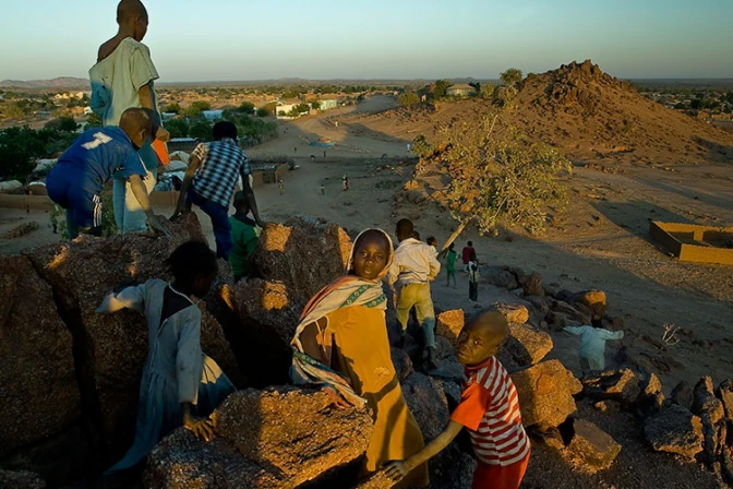 En Ghana un hueso roto es morir de hambre: Este médico busca cambiar la situación