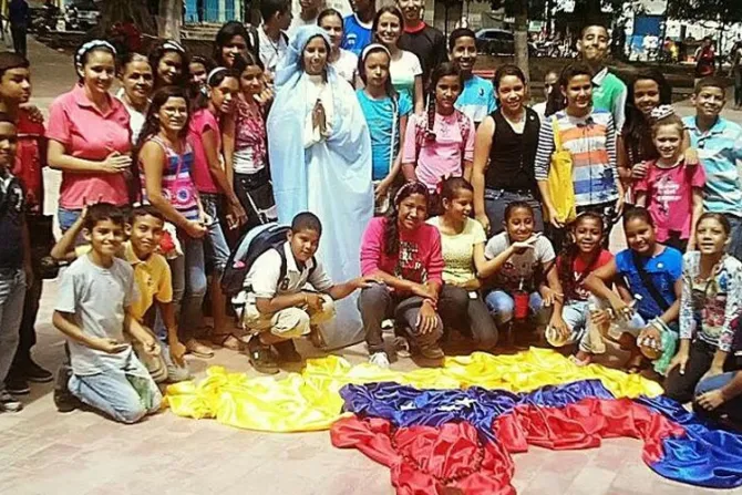 Un millón de niños rezará el Rosario por la paz en Venezuela