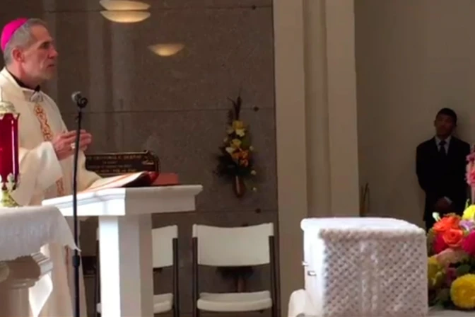 VIDEOS: Iglesia Católica celebra funerales de 12 bebés muertos antes de nacer