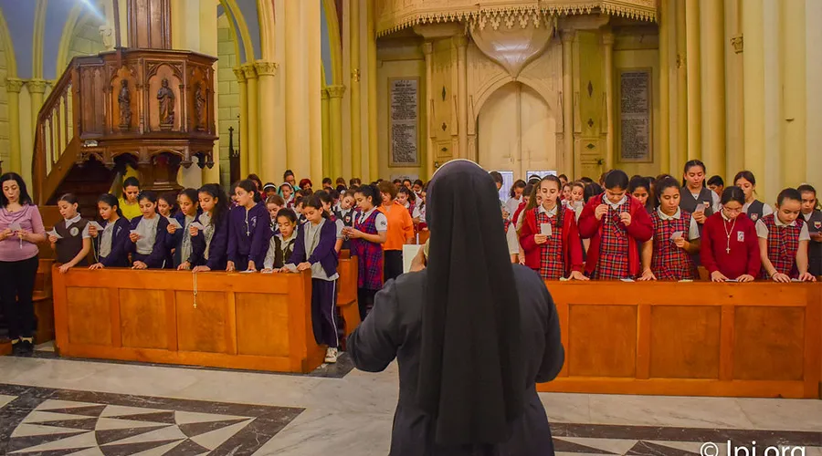Cientos de niños de Jerusalén rezan el Rosario por la unidad y paz en el mundo / Crédito: Patriarcado Latino de Jerusalén