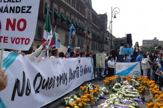 Miles le dicen a López Obrador: “No queremos aborto en México” [FOTOS y VIDEO]