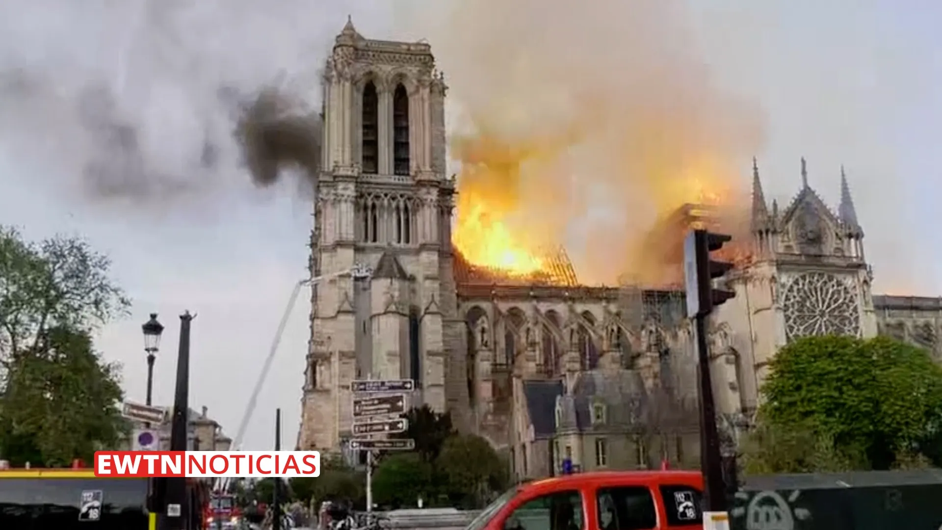Incendio en la Catedral de Notre Dame, París. Captura de vídeo.
