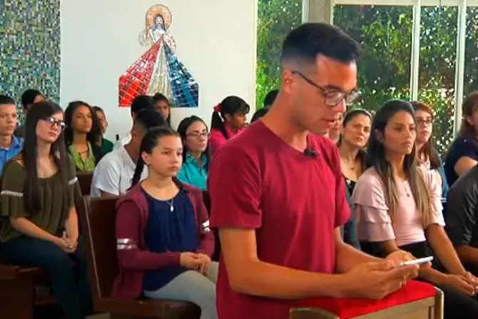 Acompaña la Coronilla de la Divina Misericordia guiada por jóvenes de Venezuela [VIDEO]