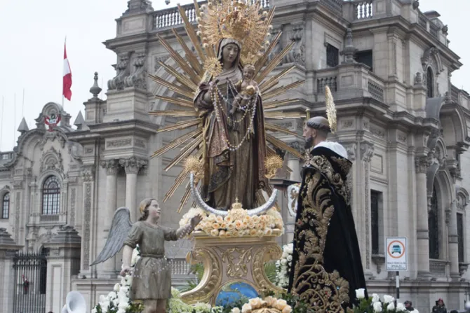 Un día como hoy fue coronada Nuestra Señora del Rosario en Perú