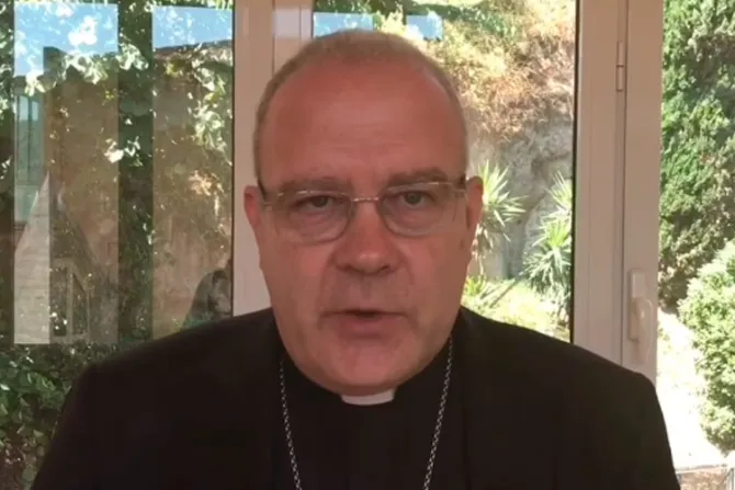 Arzobispo señala que promover paz y desarrollo en los países evitará migraciones masivas