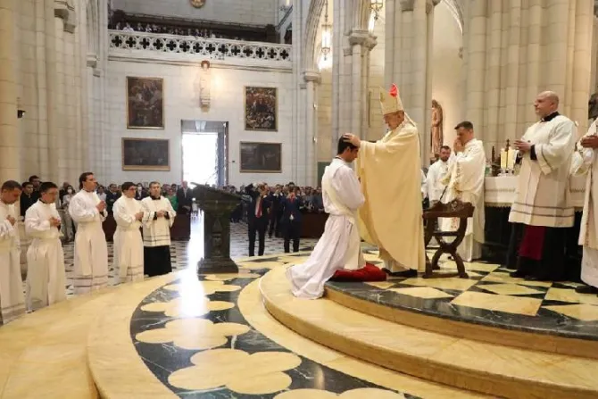 El Cardenal Osoro ordena a 11 nuevos sacerdotes y les alienta a amar como Jesucristo