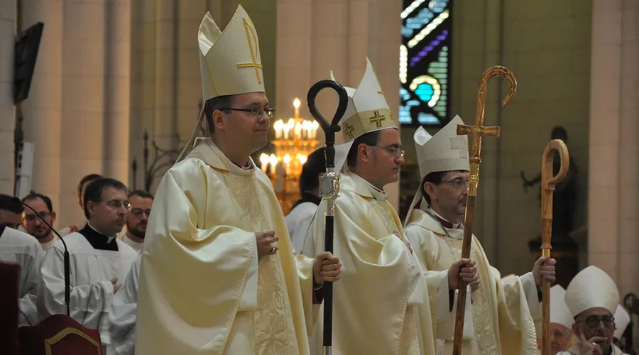 Los tres nuevos Obispos auxiliares de Madrid durante su ordenación episcopal. Foto: ArchiMadrid. ?w=200&h=150