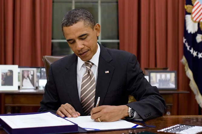 Obama veta ley que cortaba fondos públicos para Planned Parenthood
