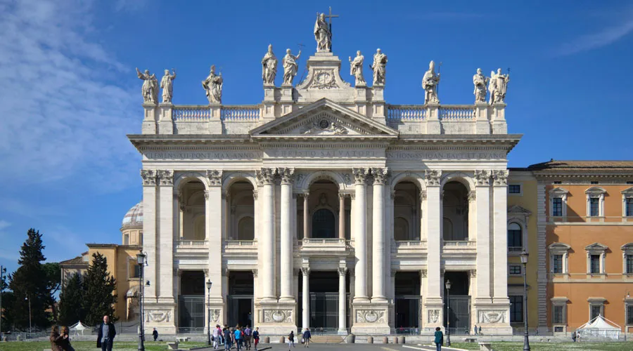 Basílica papal de San Juan de Letrán, la Catedral de Roma. Crédito: Shutterstock?w=200&h=150