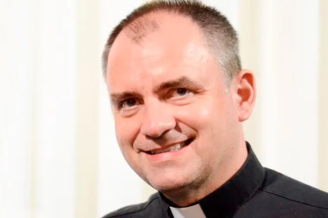 El Papa nombra obispo a sacerdote que nació en el pueblo de San Juan Pablo II