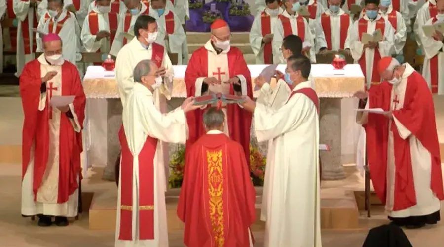 Consagran al nuevo Obispo de Hong Kong en Catedral de la Inmaculada Concepción
