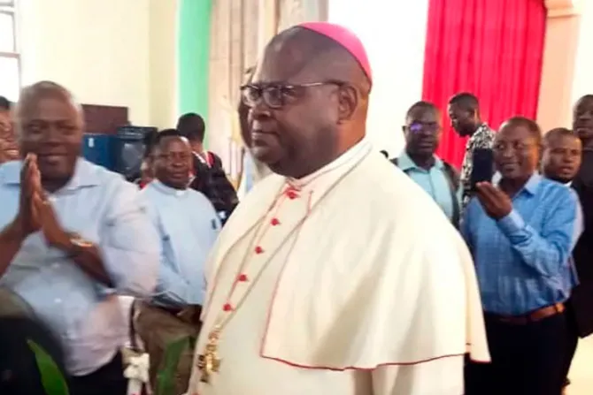 Obispo en Camerún suprime seis “congregaciones” en su diócesis y expulsa a miembros