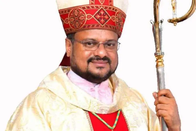 Arrestan a obispo acusado de violación