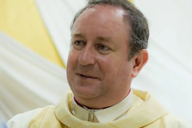 Representante canónico de obispo acusado de abusos responde a pedido de captura