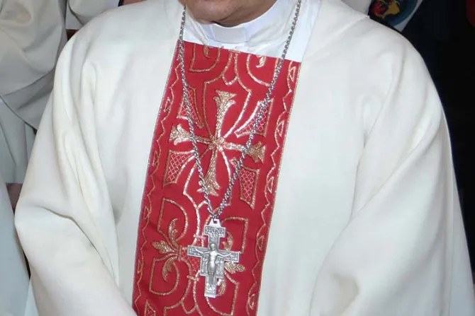 Obispo arriesga su vida para salvar a mil musulmanes