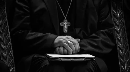Iglesia en Chile respalda expulsión de obispos por abusos contra menores
