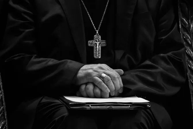 Iglesia en Chile respalda expulsión de obispos por abusos contra menores