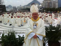 Mons. Vicente Jimu00e9nez, Obispo de Santander en la JMJ en Ru00edo (foto Obispado de Santander)