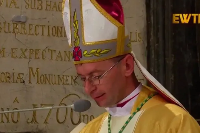 Ordenan al Obispo católico más joven del mundo