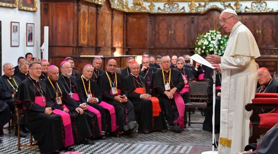 Obispos de Chile con el Papa Francisco en la Catedral de Santiago de Chile / Prensa CECh?w=200&h=150