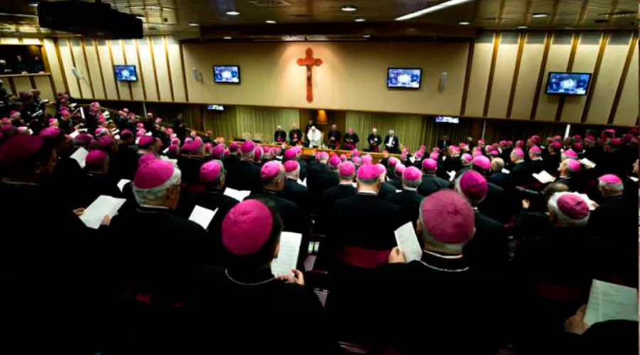 El Papa Francisco habla a los cardenales y obispos de la Conferencia Episcopal de Italia en la Ciudad del Vaticano el 21 de mayo de 2018 / Crédito: Daniel Ibáñez - ACI Prensa