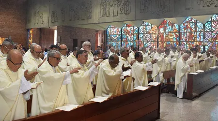 Obispos de Perú se consagran a la Virgen de Fátima a un año de la visita del Papa