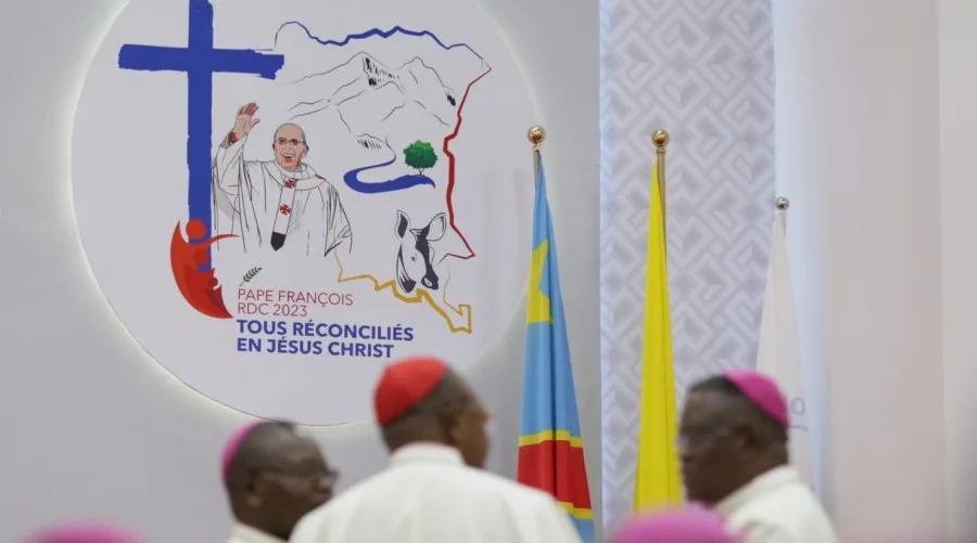 Obispos de la República Democrática del Congo, momentos antes de recibir al Papa Francisco. Crédito: Elías Turk / ACI Prensa?w=200&h=150