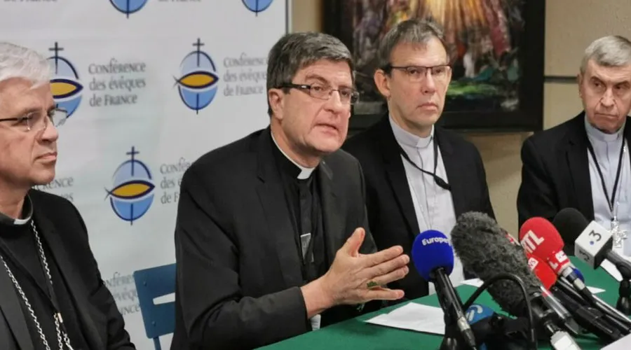 Obispos de Francia establecen 3 ejes para proseguir la lucha contra abusos