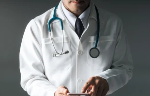 Imagen referencial de un mu00e9dico. Cru00e9dito: Shutterstock 