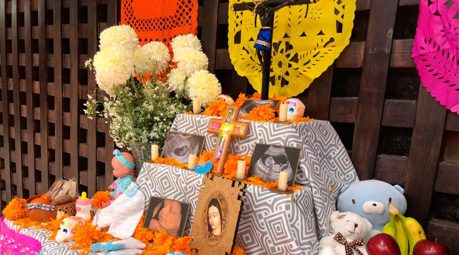 México: Ofrenda del Día de Muertos recuerda a víctimas del aborto