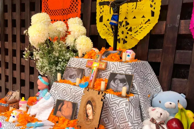 México: Ofrenda del Día de Muertos recuerda a víctimas del aborto