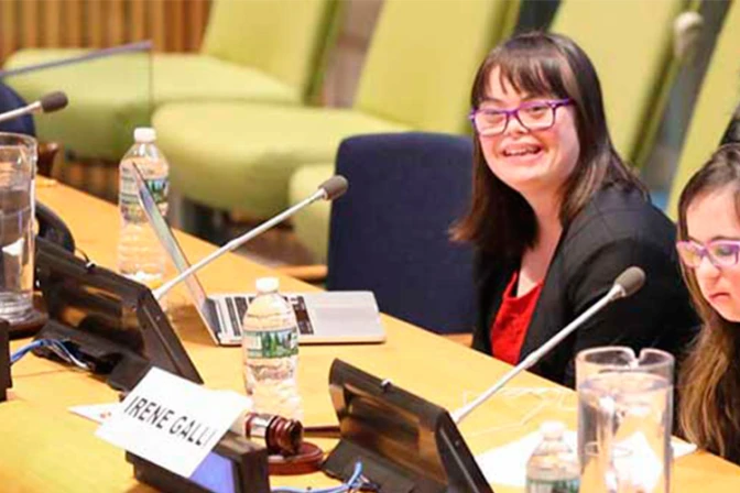 Adolescente católica con síndrome de down cuestiona a la ONU