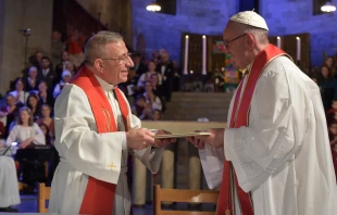 El Papa en la oraciu00f3n ecumu00e9nica. Foto: L'Osservatore Romano 