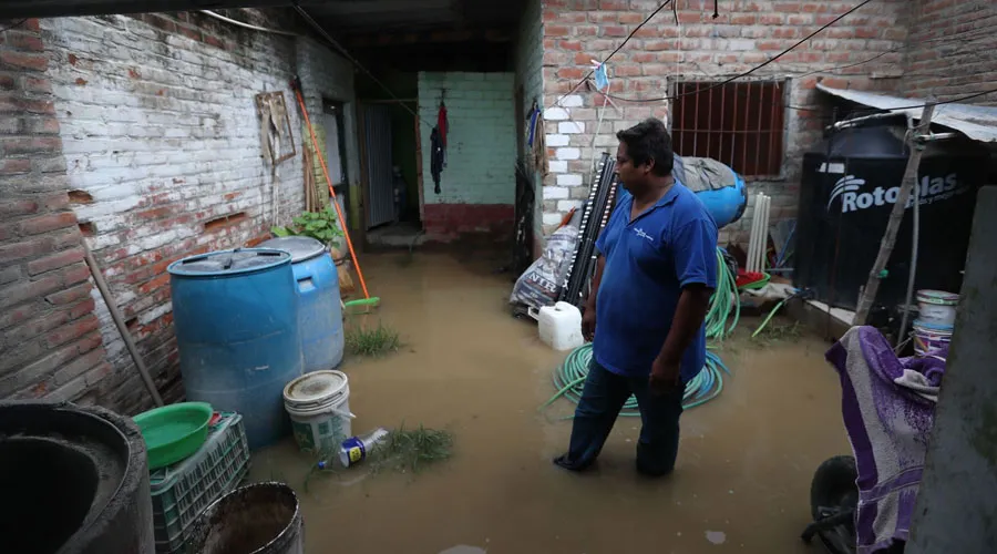 Una casa inundada por las lluvias en el norte del Perú. Crédito: ANDINA / Ricardo Cuba?w=200&h=150