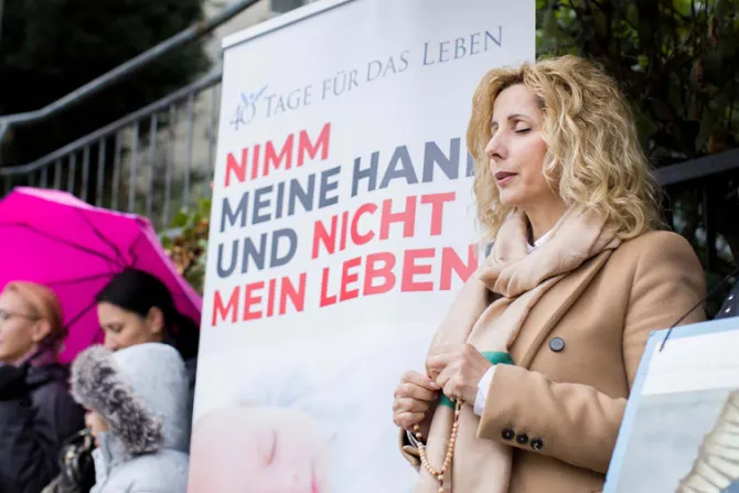 Tribunal más alto de Alemania reconoce derecho de providas a rezar frente a abortorios