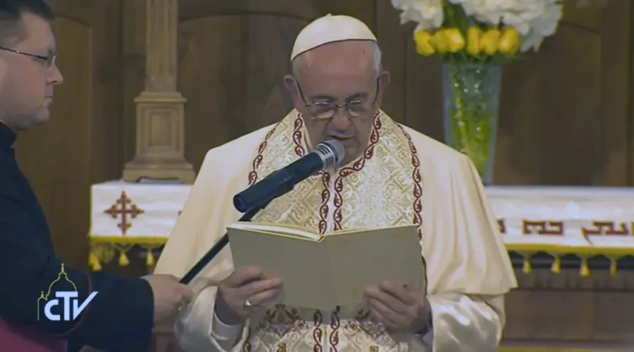 El Papa recita la oración por la paz. Foto: Captura Youtube