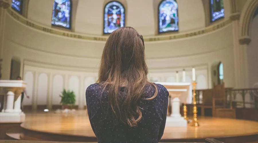 4 citas bíblicas sobre la importancia de rezar a los santos  
