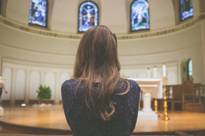 4 citas bíblicas sobre la importancia de rezar a los santos  