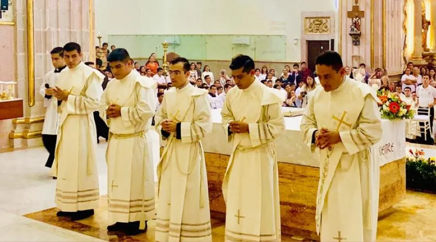 Ordenación de cinco nuevos sacerdotes en la Diócesis de Culiacán, México. Crédito: Cortesía Diócesis de Culiacán.?w=200&h=150