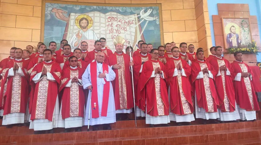 Los nuevos ordenados con el Nuncio en México. Crédito: Misioneros Servidores de la Palabra?w=200&h=150