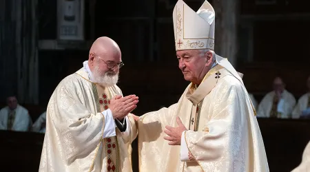 ¡La Iglesia celebra! Ex obispo anglicano es ordenado sacerdote católico